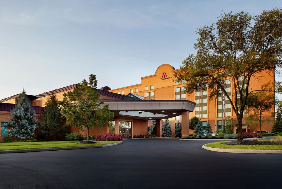 Marriott_North_WestChester_day